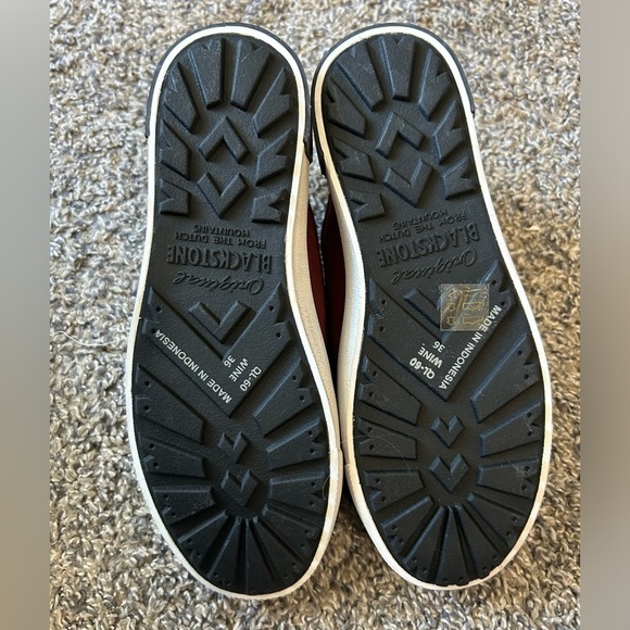 Blackstone NWTReal Lamb Fur Lined Wine colored leather sneaker size 36/5.5 - Picture 5 of 9